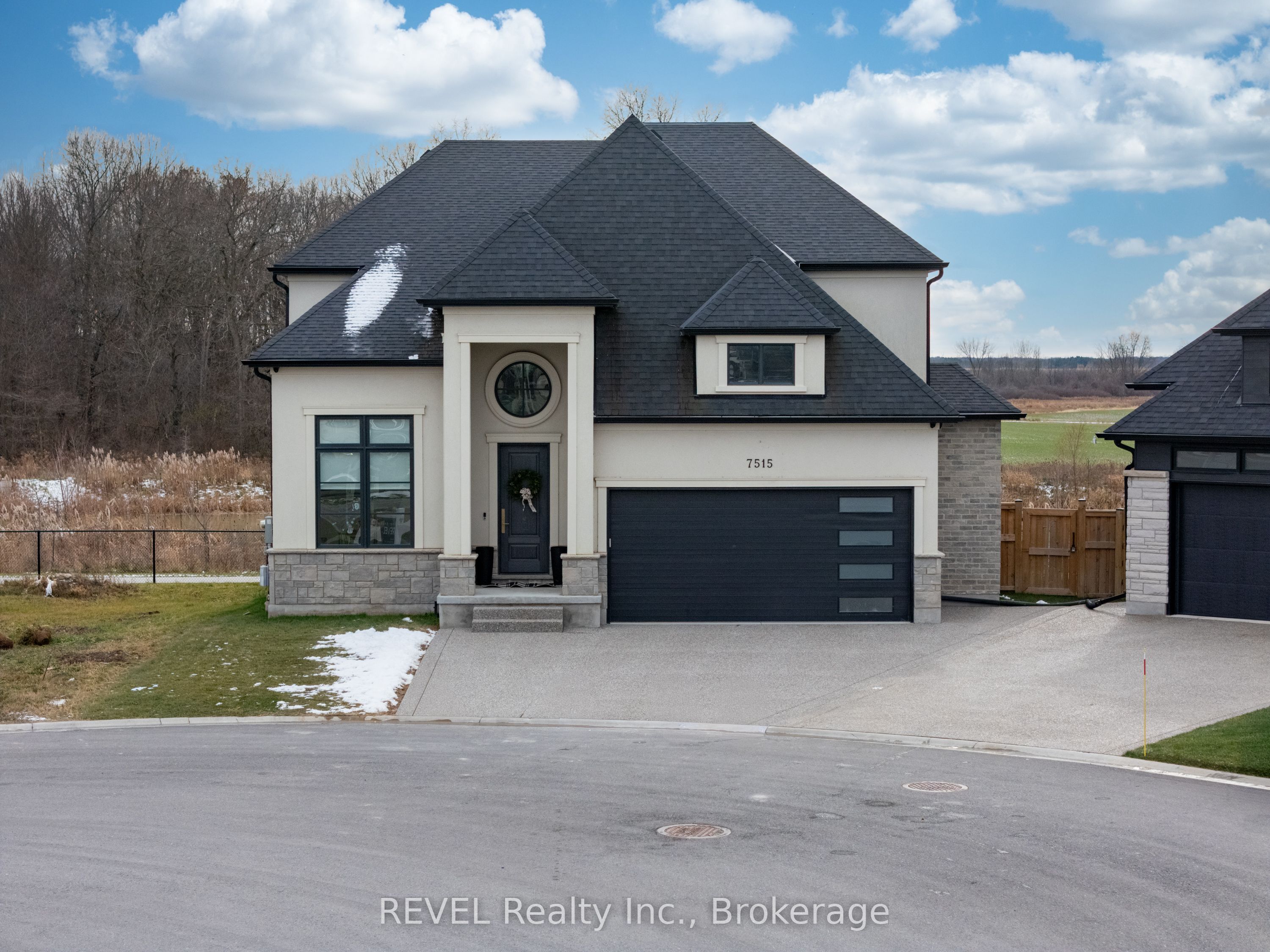 7515 Sherrilee Crescent, Niagara Falls, ON, L2H 3T4