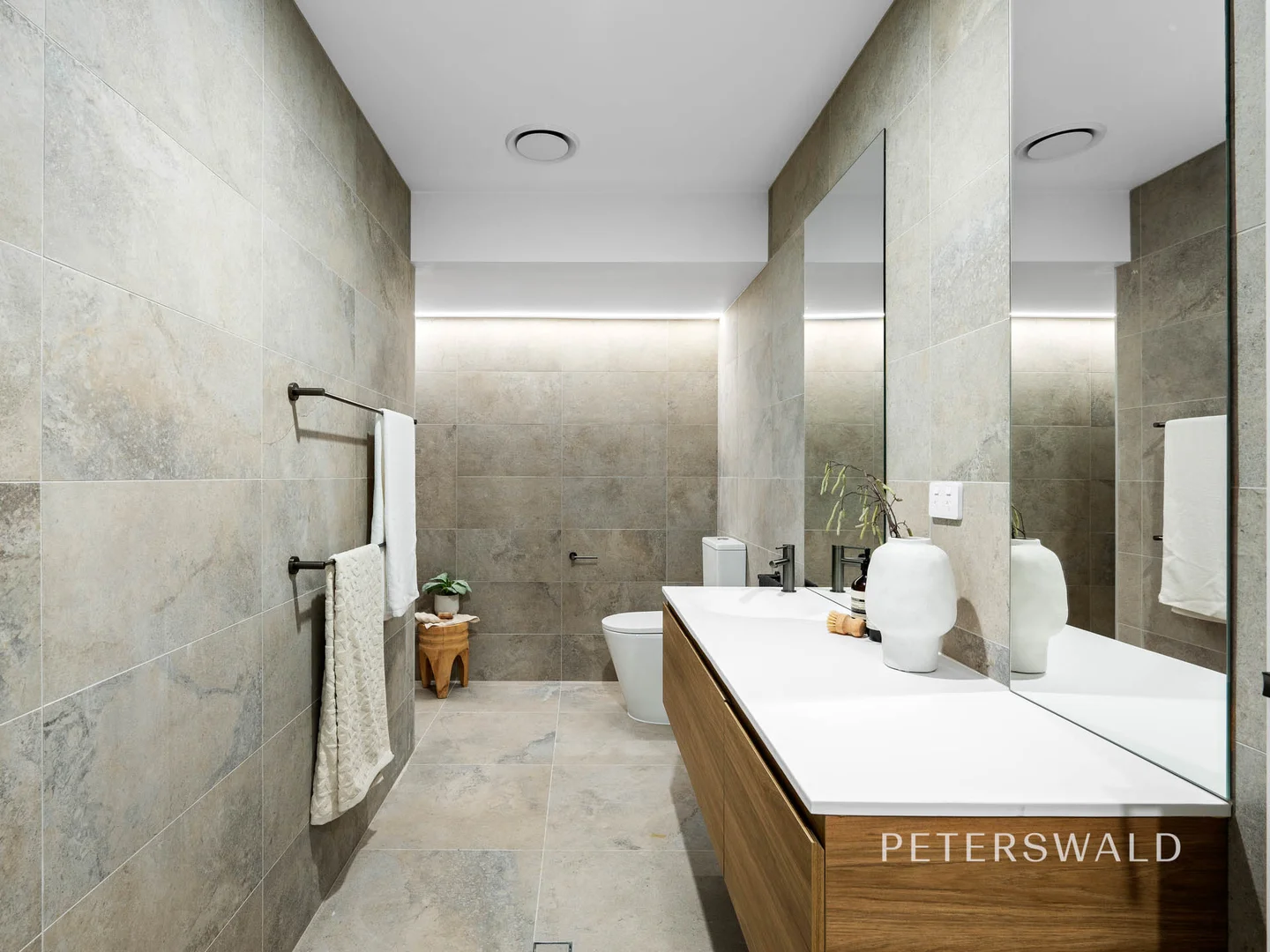 Additional image 13 of 2/224-226 Lenah Valley Road, Lenah Valley TAS 7008