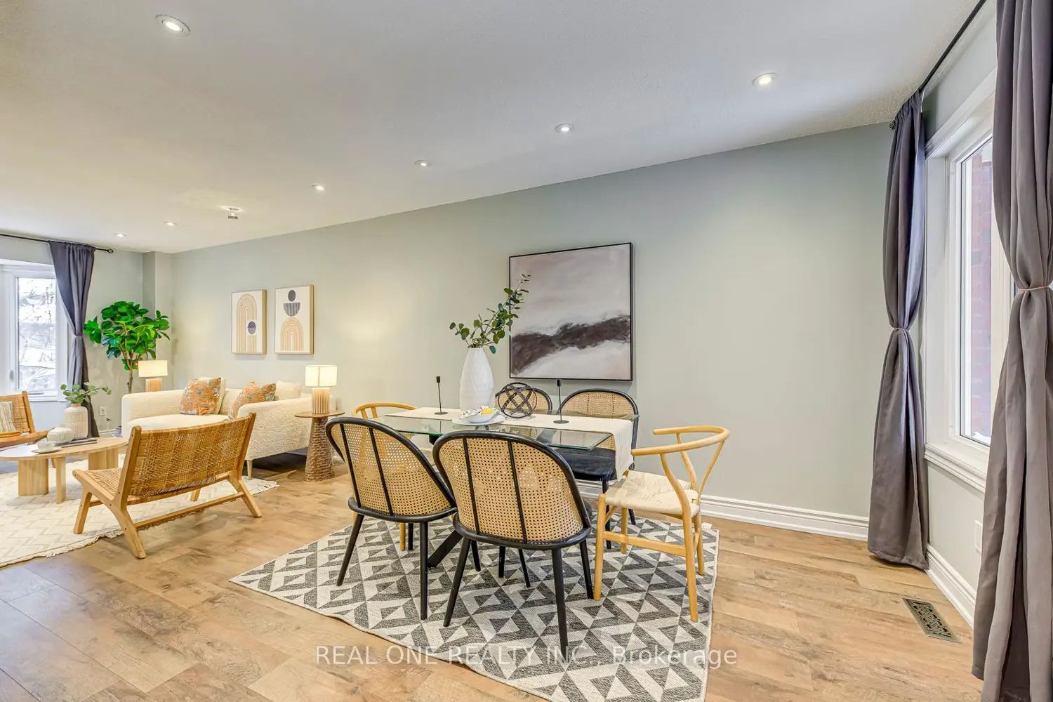 Additional image 6 of 2006 Glenada Crescent 2