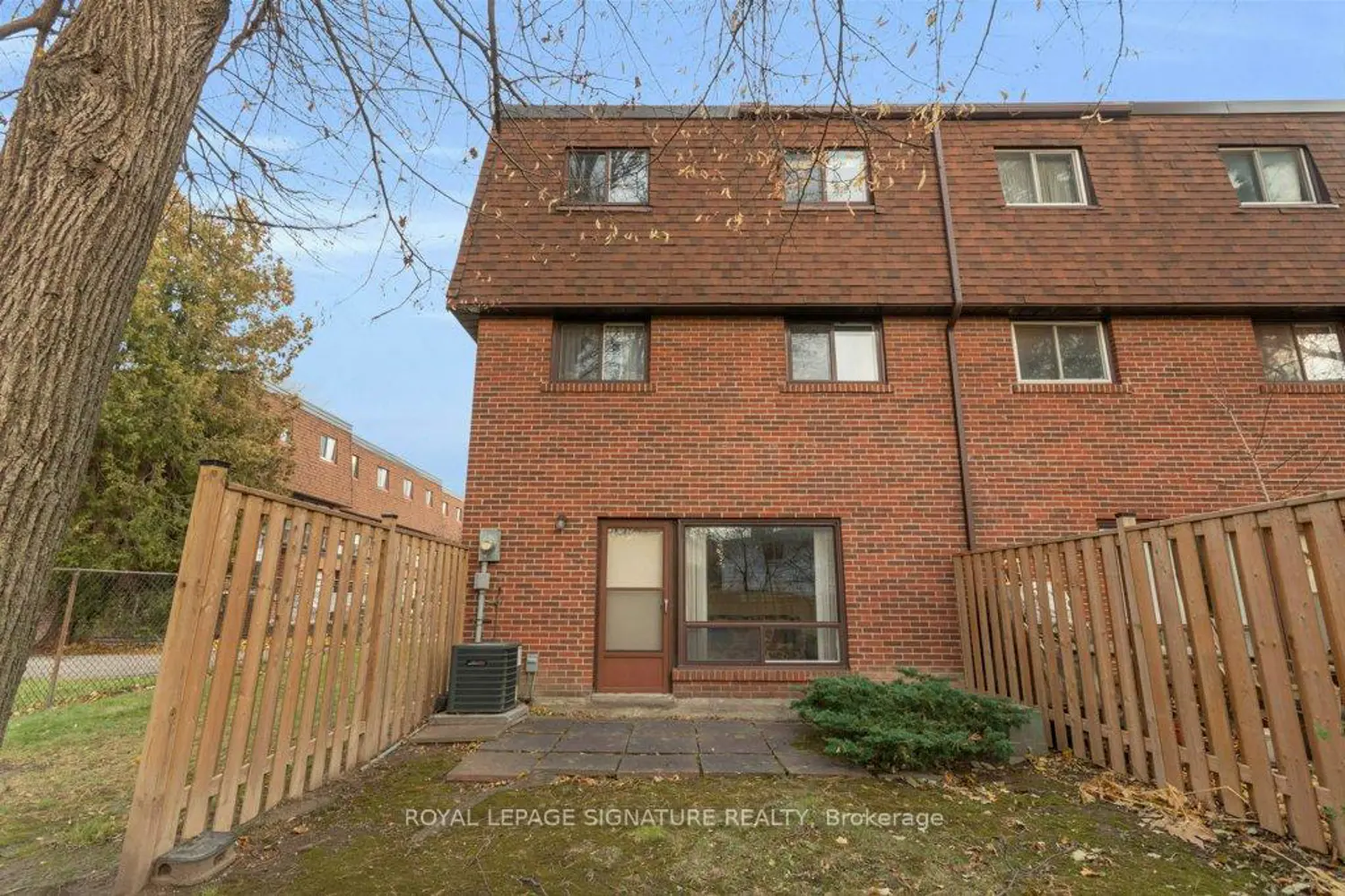 Additional image 19 of 28 Stately Way