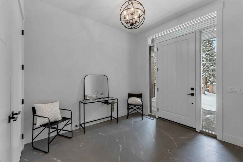 Additional image 5 of 30 Roselawn Crescent NW, Calgary, AB, T2K1K6