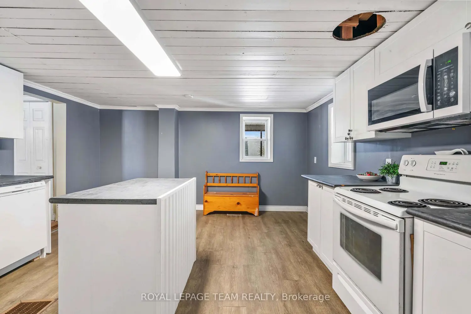 Additional image 7 of 3542 Beckstead Road