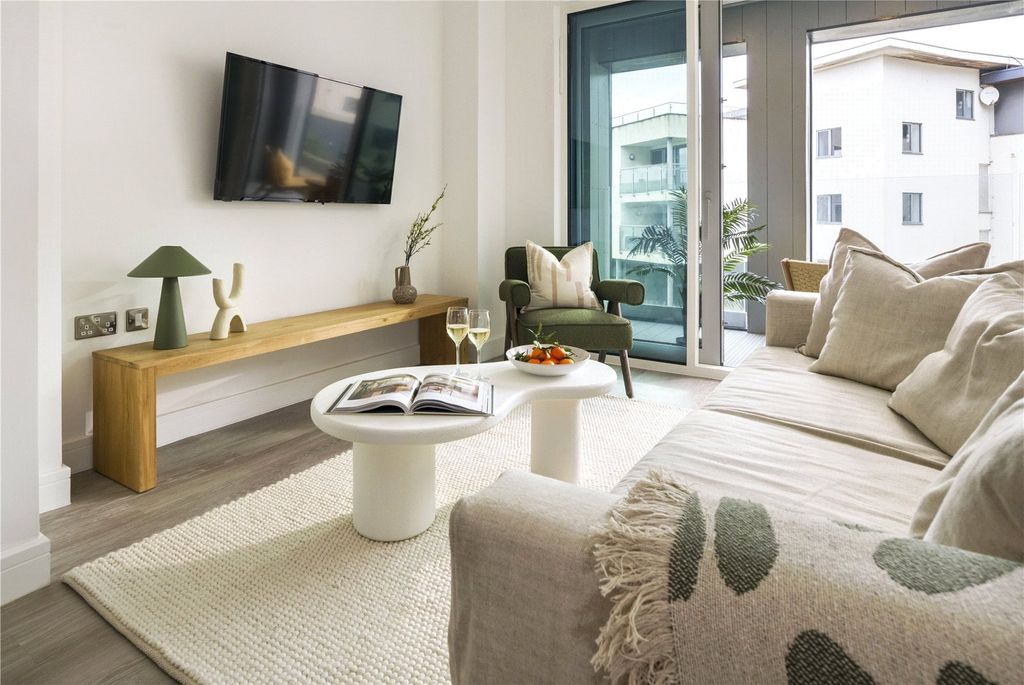 Additional image 7 of 2 bed flat for salePentire Avenue, Newquay, Cornwall TR7