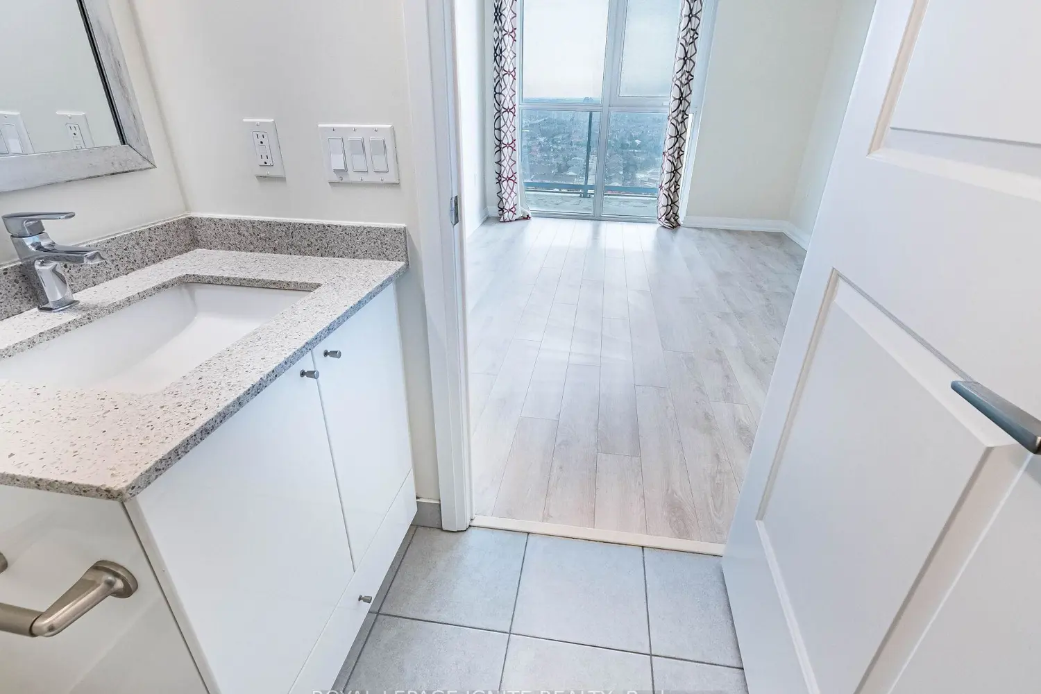 Additional image 9 of 35 Watergarden Drive 2516