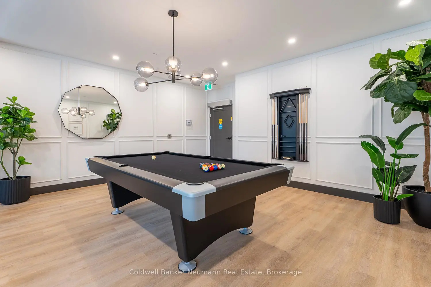 Additional image 15 of 1882 Gordon Street 318