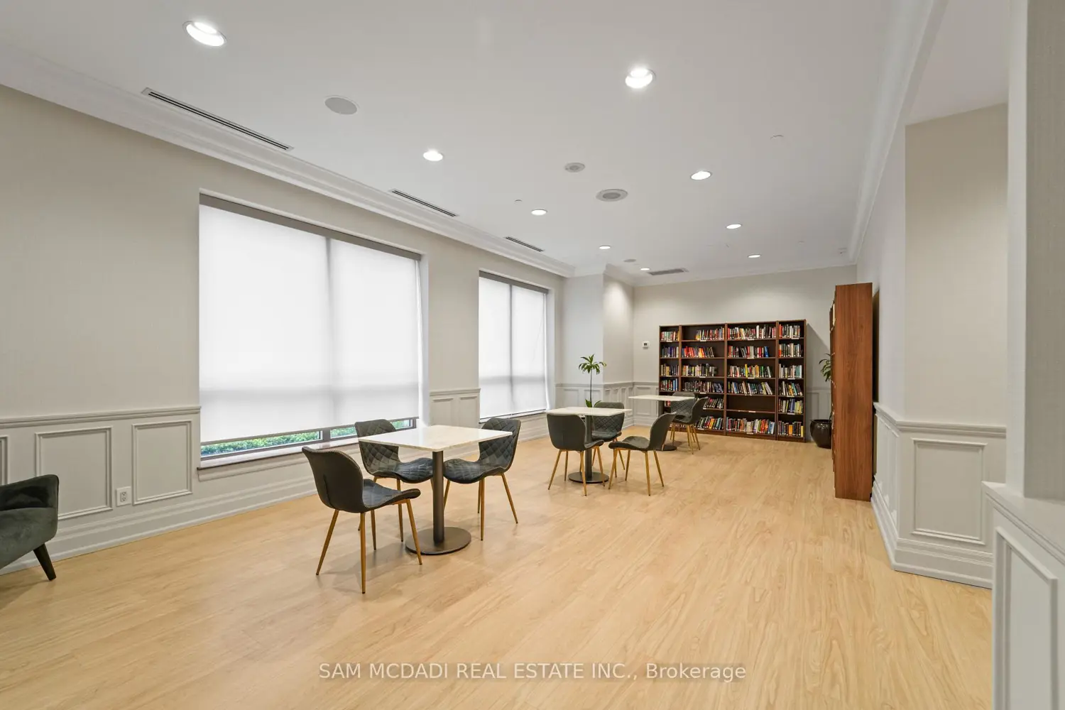 Additional image 14 of 5229 Dundas Street 2002