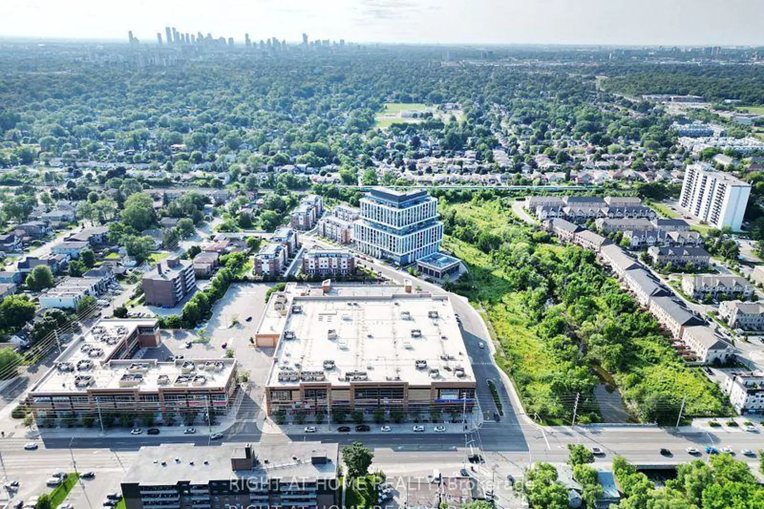 Additional image 18 of 1063 Douglas Mccurdy Common 213