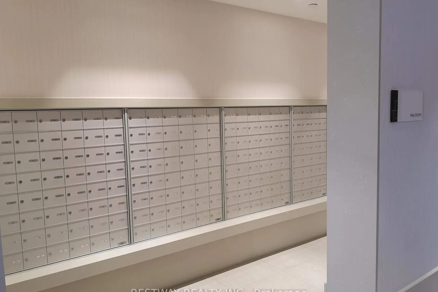 Additional image 17 of 2020 Bathurst Street 1611