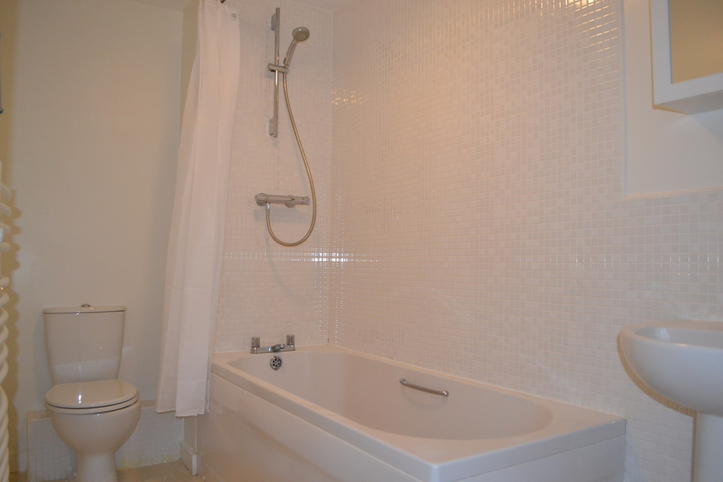 Additional image 6 of 2 Bed Flat, Waggon Road, LS10, N1 7GU