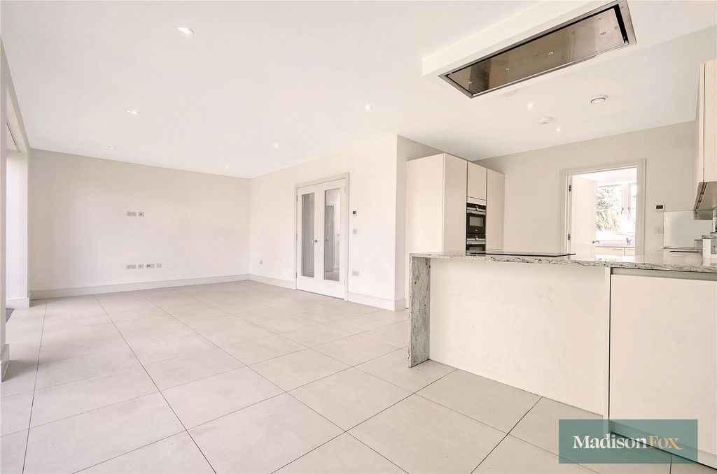 Additional image 10 of 5 bed detached house for saleHigh Road, Chigwell, Essex IG7