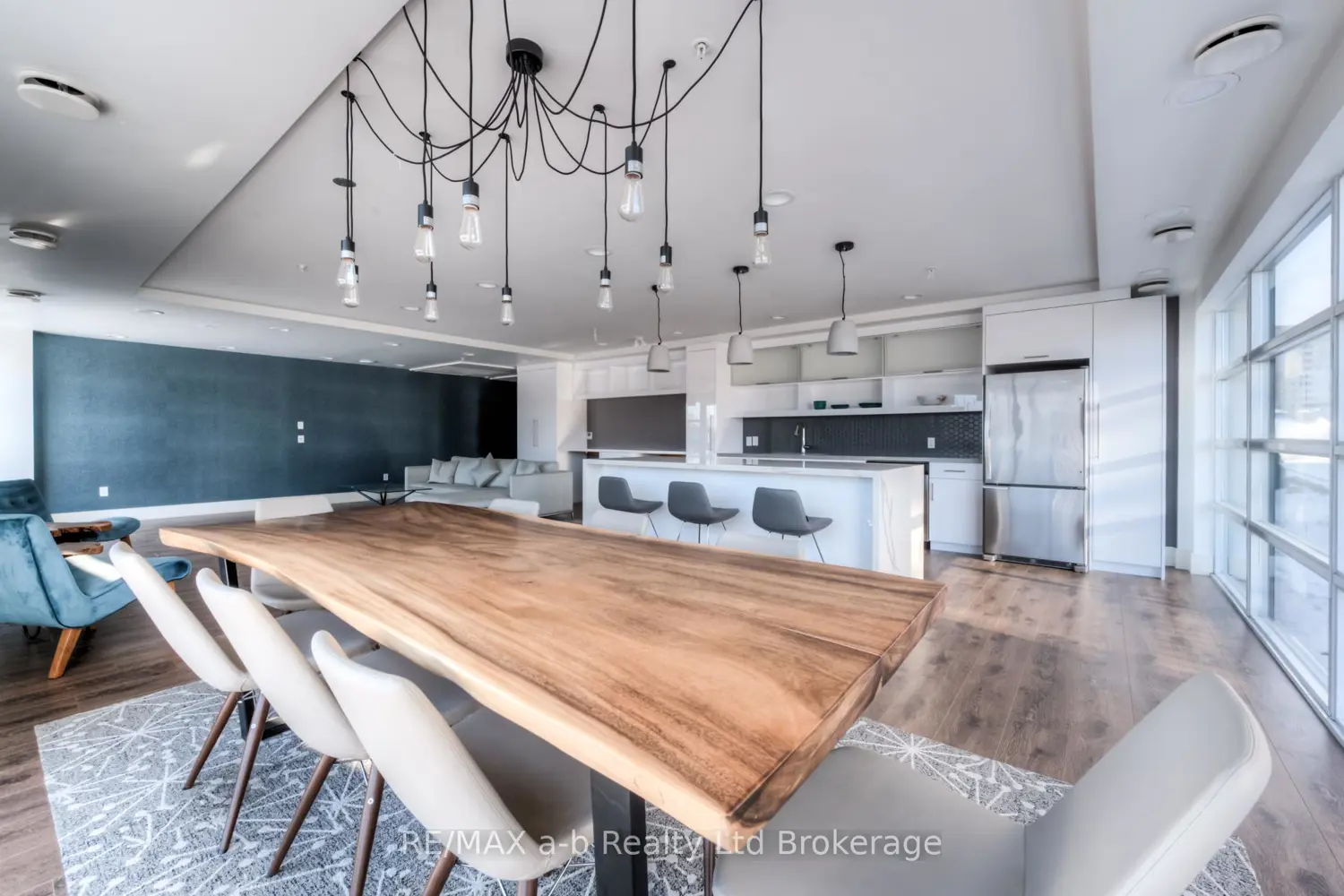 Additional image 19 of 155 St Leger Street 415