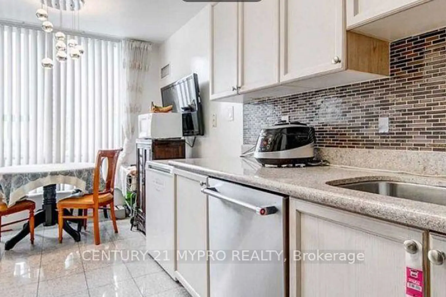 28 Empress Avenue 2208