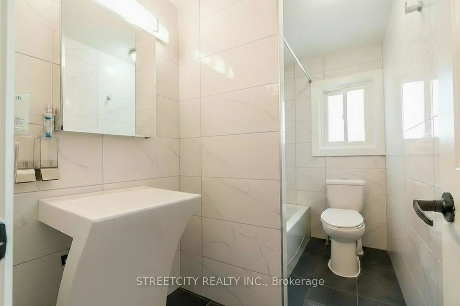 Additional image 5 of 43 Renny Crescent