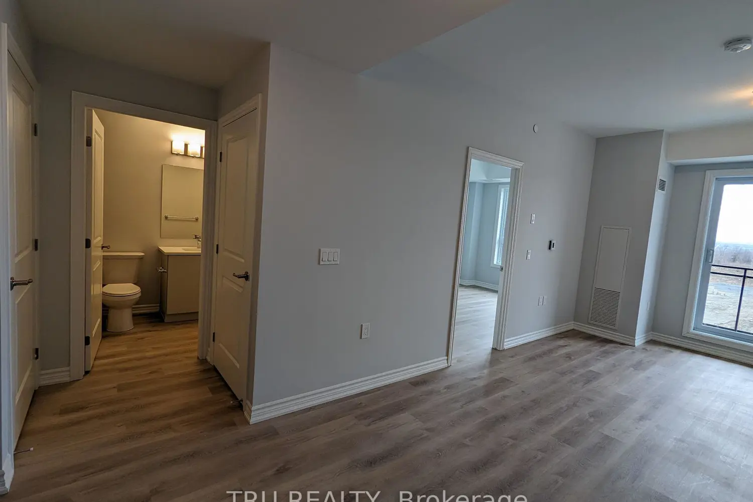 1350 Hemlock Road 417 photo 5