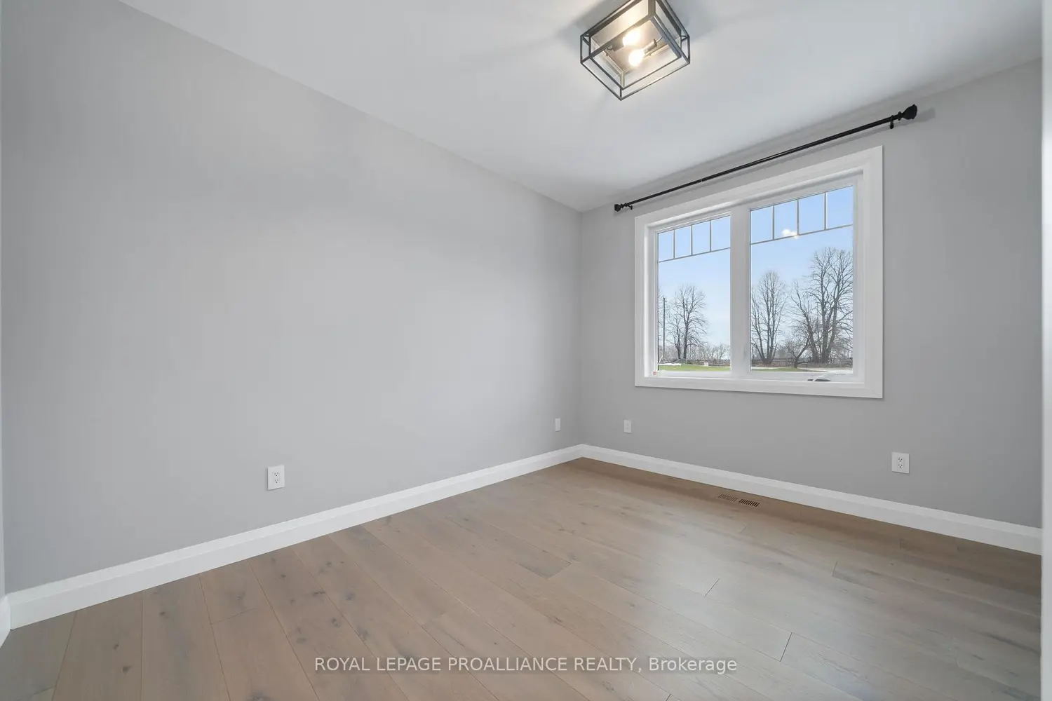 Additional image 5 of 37 Rapids Road