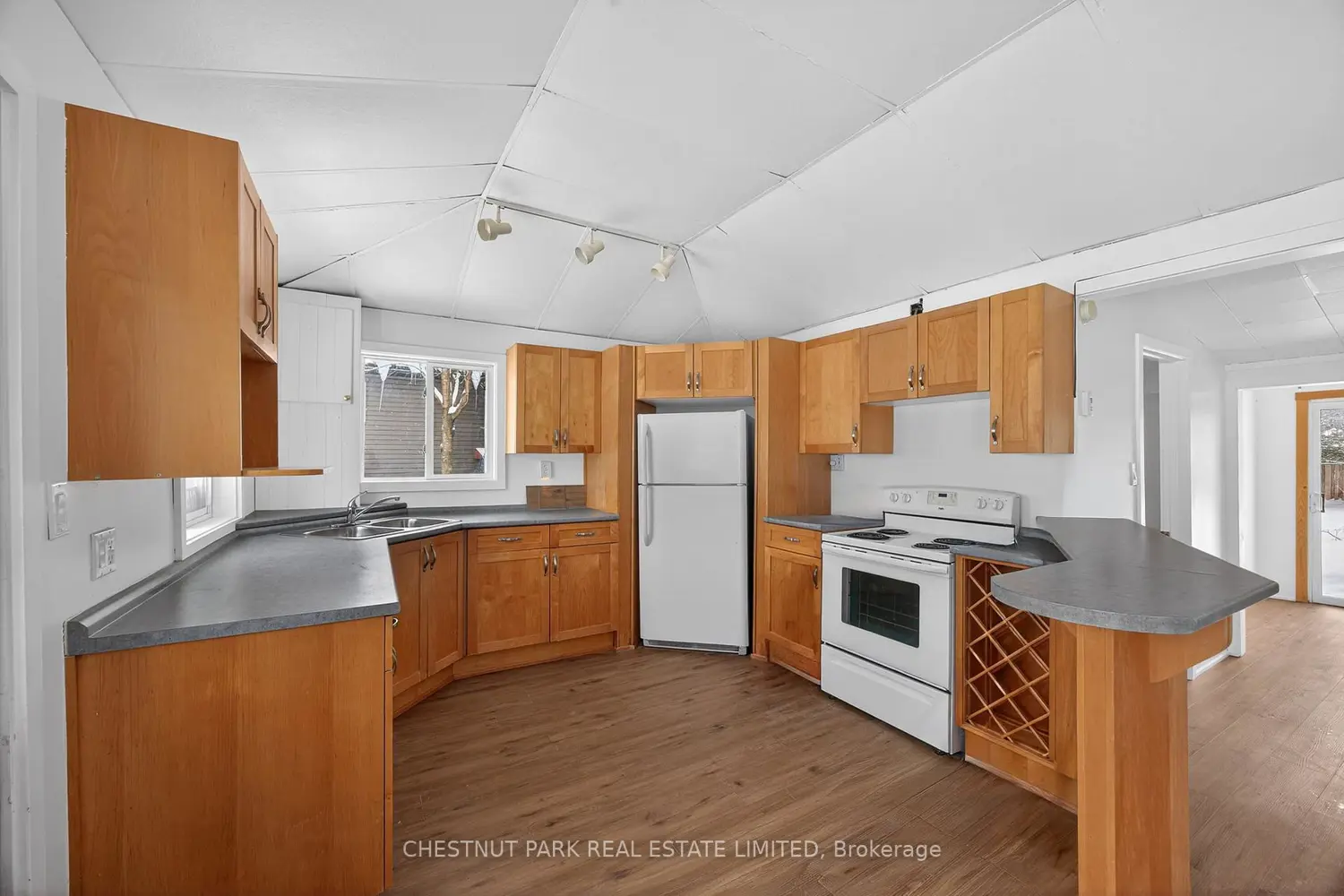 Additional image 3 of 3410 Beachview Avenue