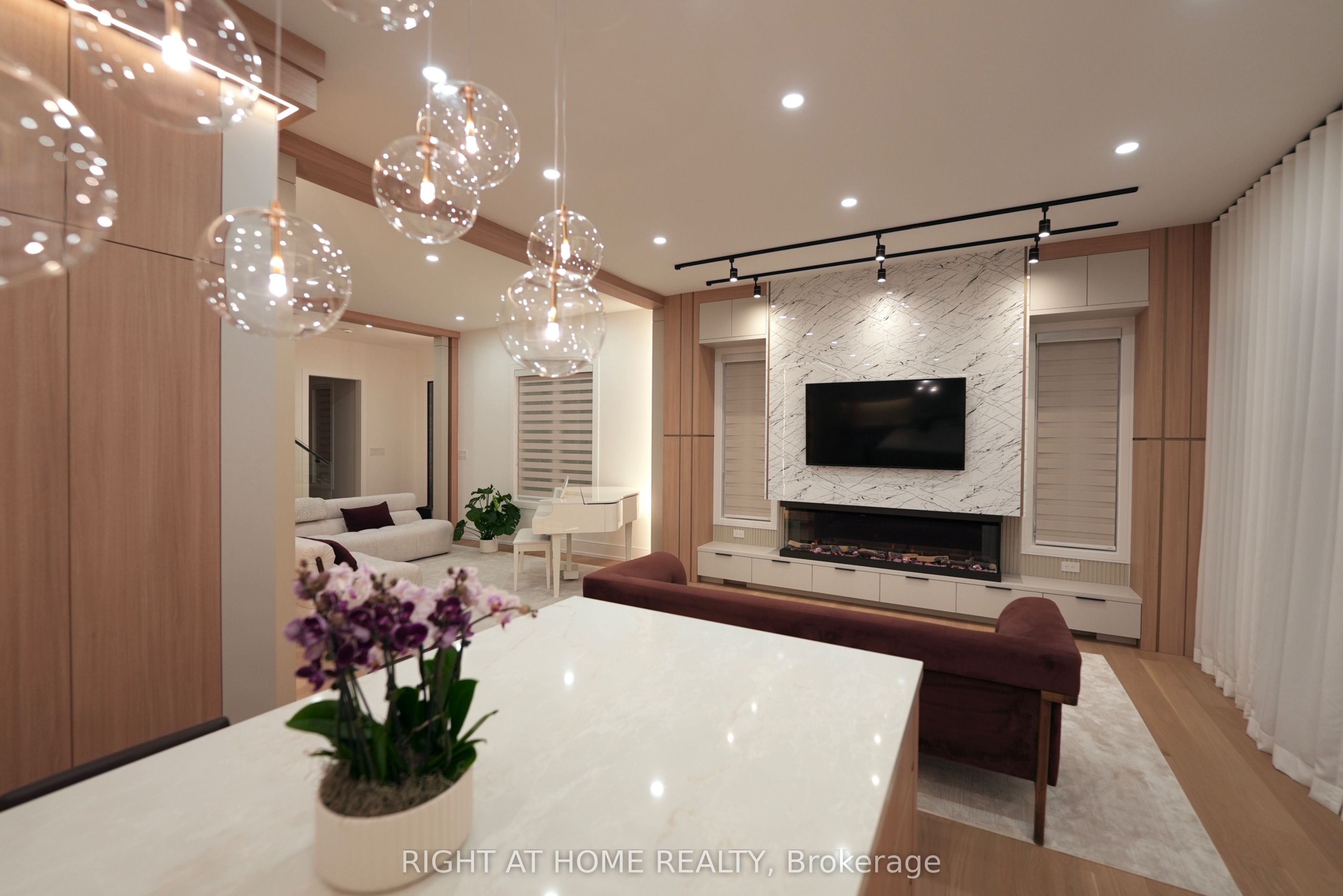 Additional image 3 of 33 Thorndale Avenue, Toronto, ON, M8X 1W8