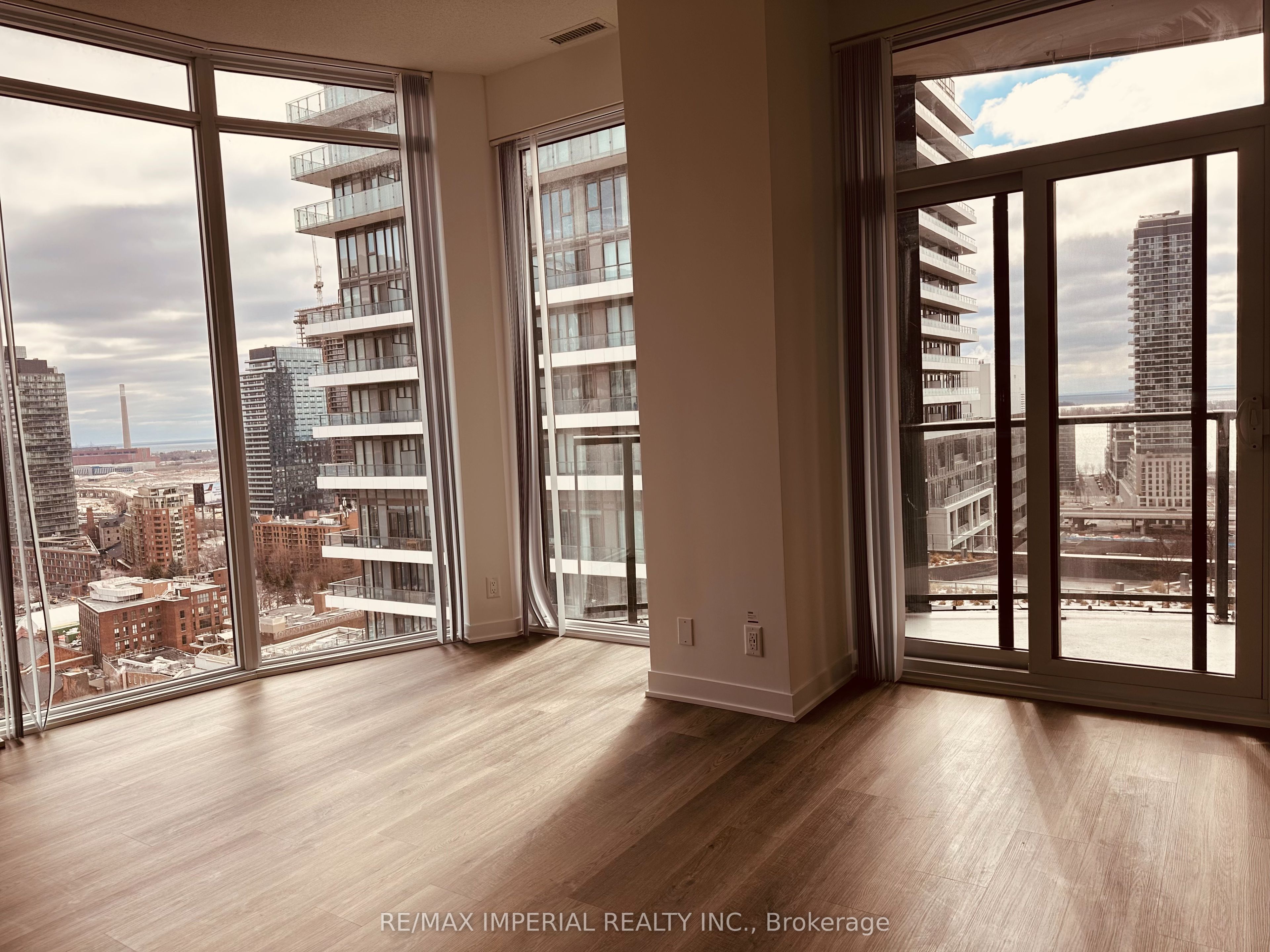 2506-180 Front Street E, Toronto, ON, M5A 0A9