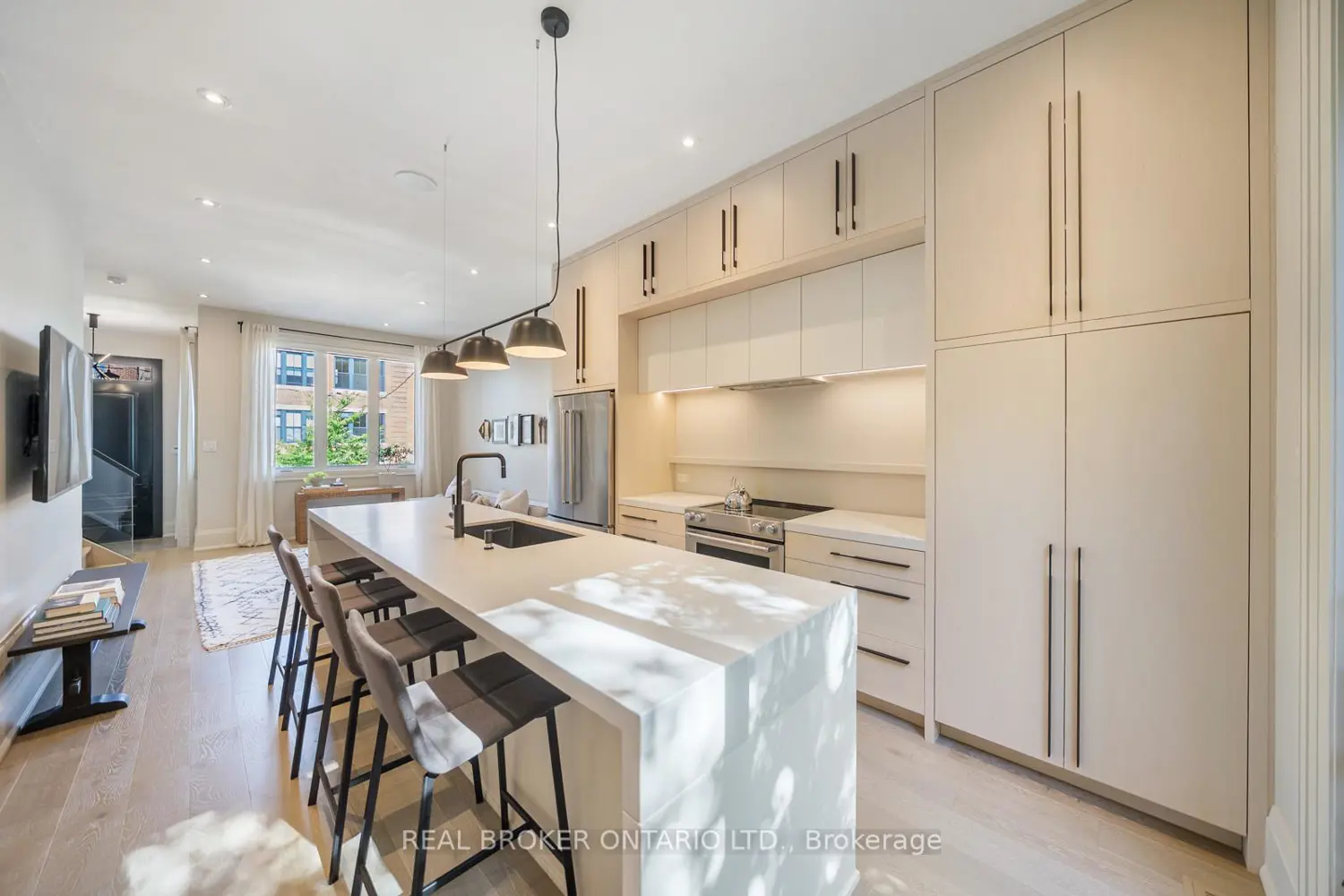 Additional image 4 of 172&174 Victoria Street