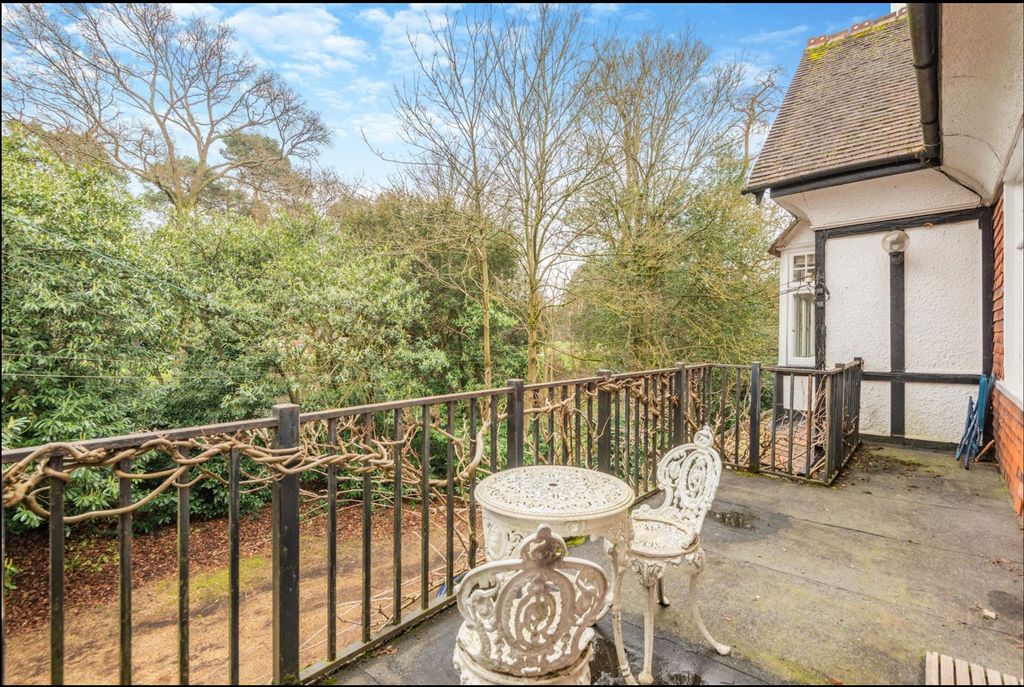 Additional image 7 of 3 bed flat for saleOrchard Wood, Ascot SL5