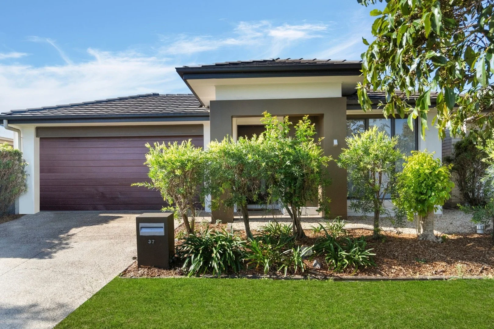 37 Slate Court, Logan Reserve QLD 4133