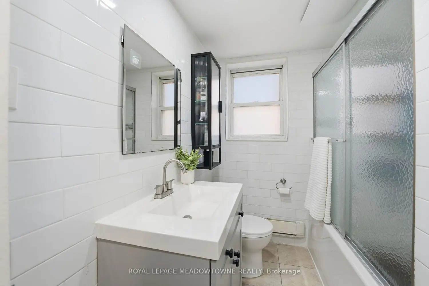 Additional image 20 of 1351 Lakeshore Road 15