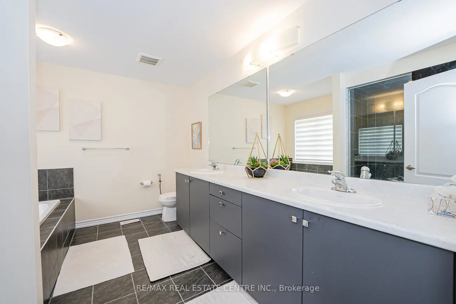 Additional image 13 of 22 Oaktree Drive