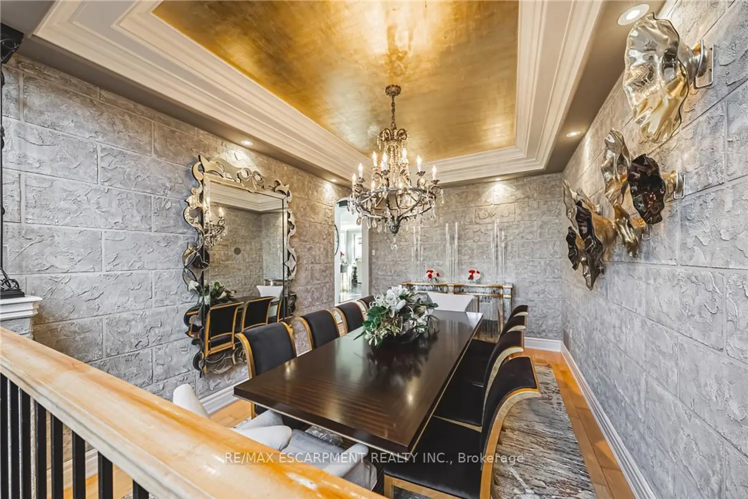 Additional image 3 of 712 Highvalley Road