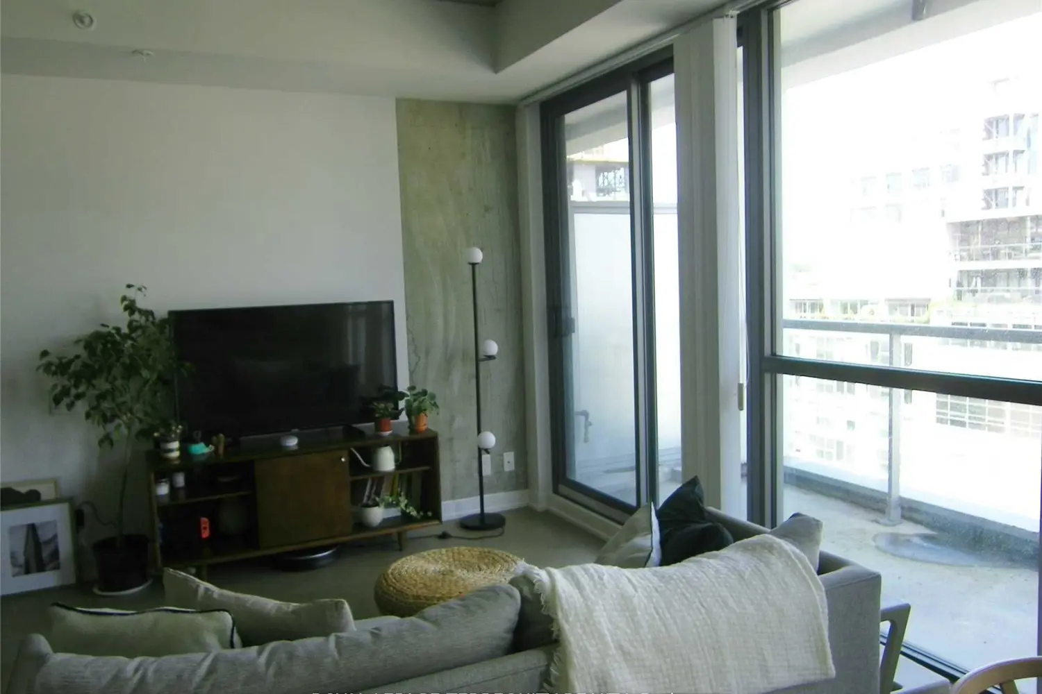 Additional image 5 of 39 Brant Street 909