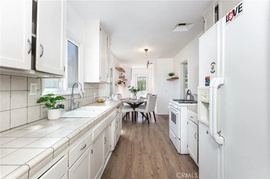 Additional image 12 of 7513 Oak Park Ave, Lake Balboa, CA 91406