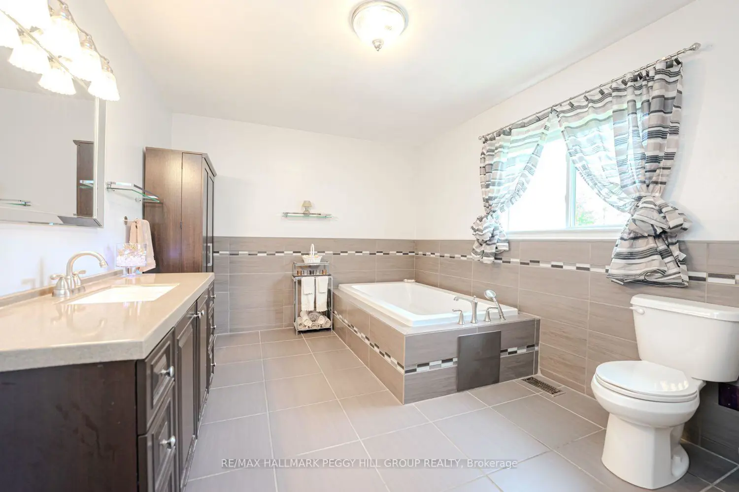 Additional image 10 of 8747 10Th Line