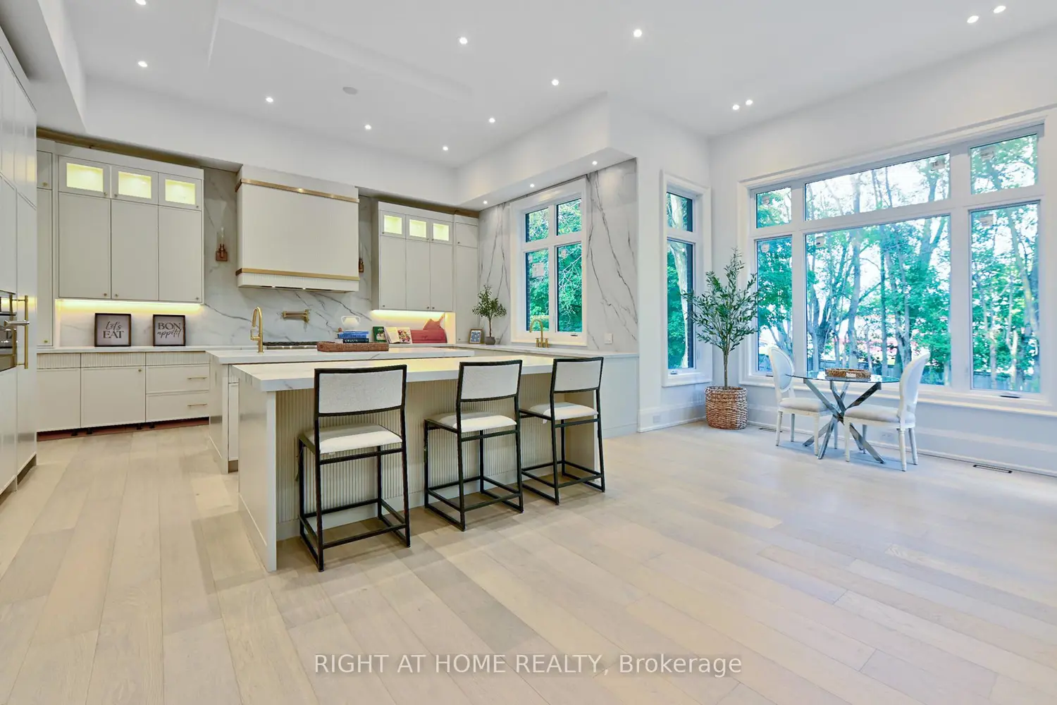 Additional image 4 of 27 Hurlingham Crescent
