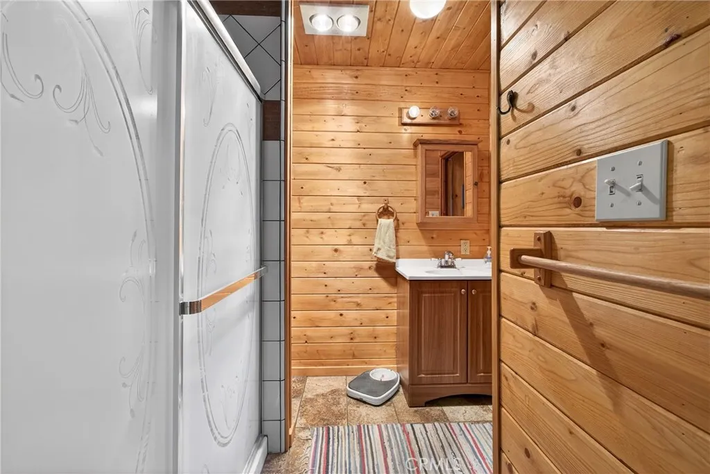 Additional image 15 of 5806 Victorville St, Wrightwood, CA 92397