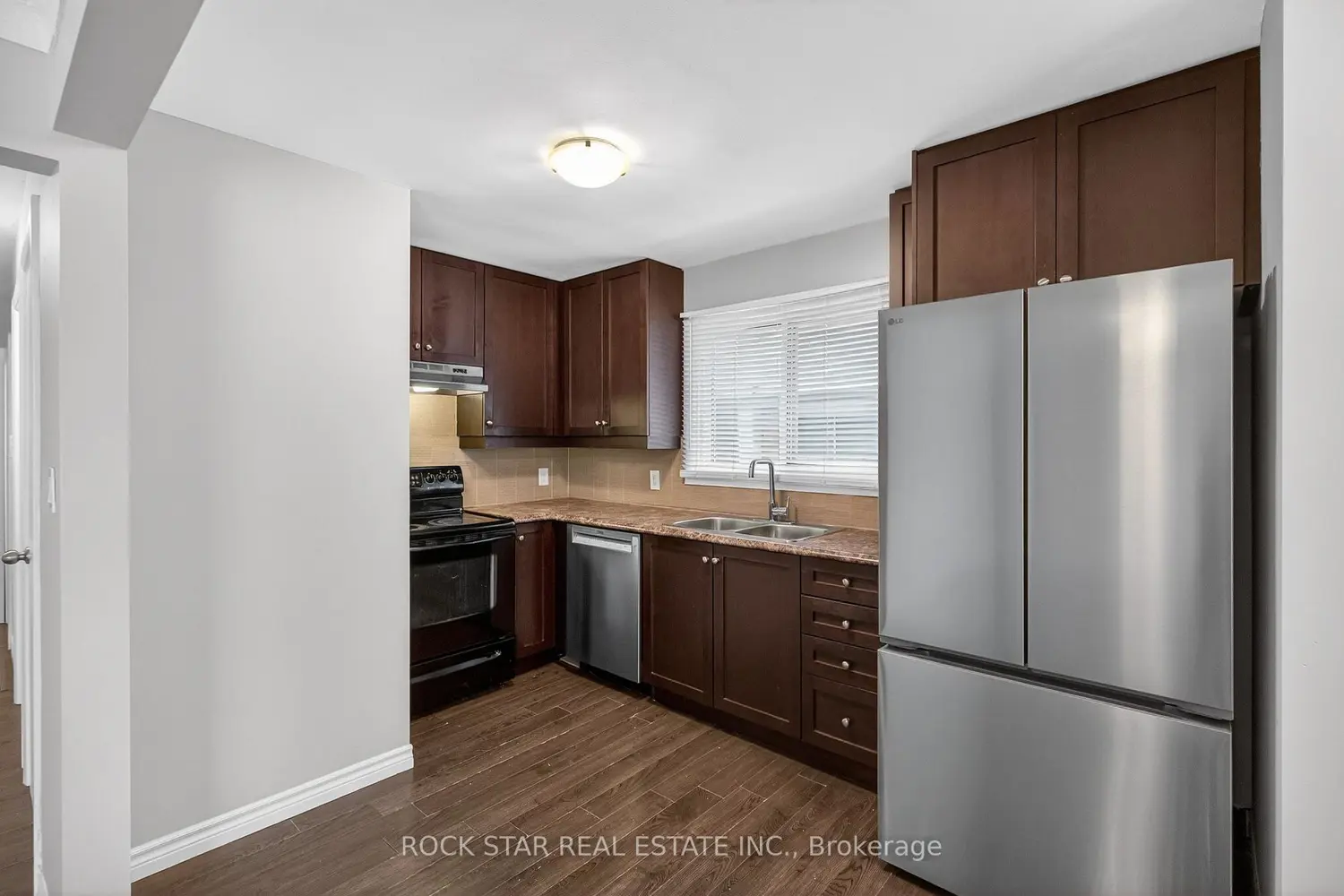 Additional image 9 of 399 East 15Th Street