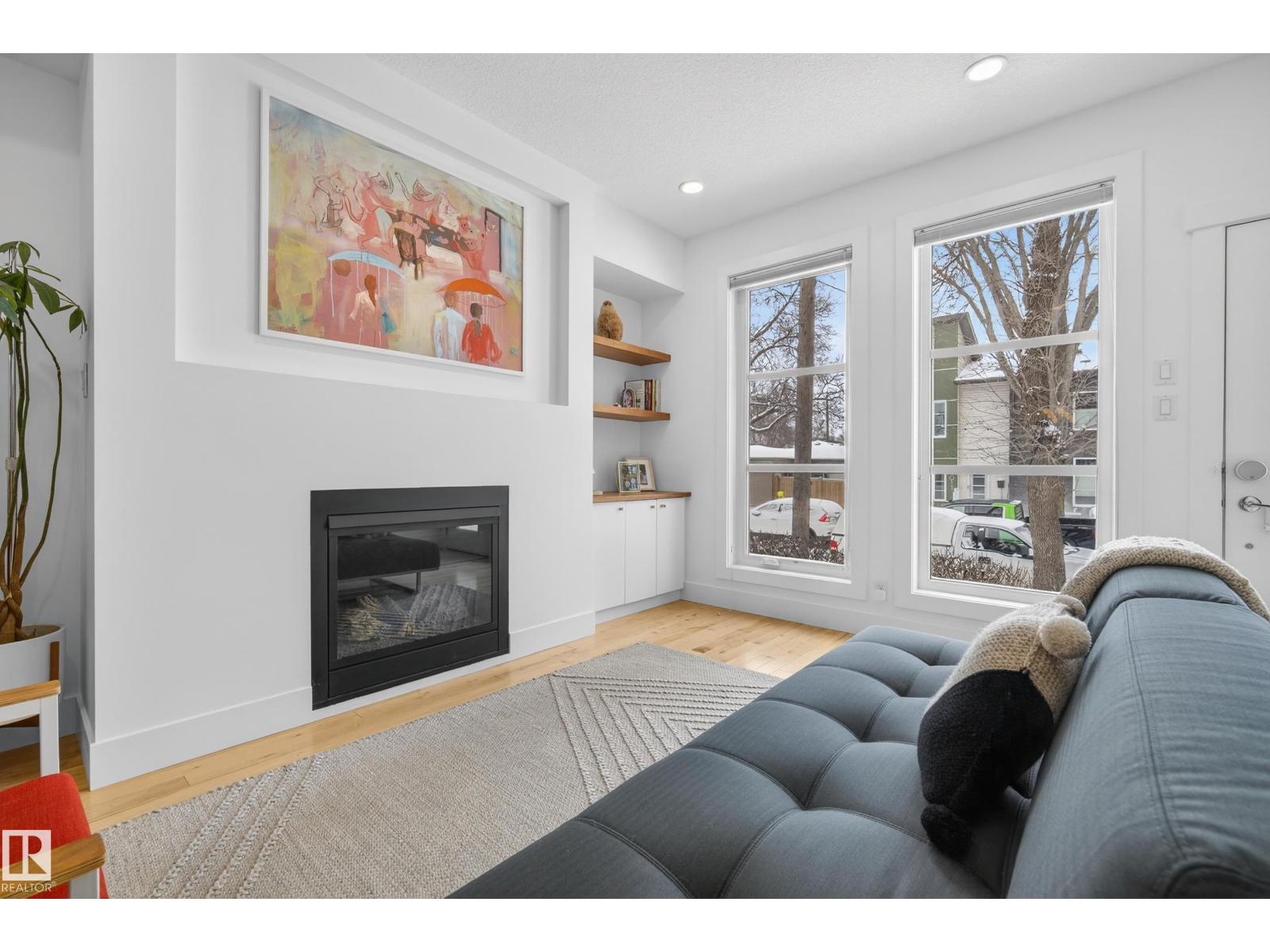 Additional image 5 of 9012 92 Avenue NW, Edmonton, AB, T6C4A1