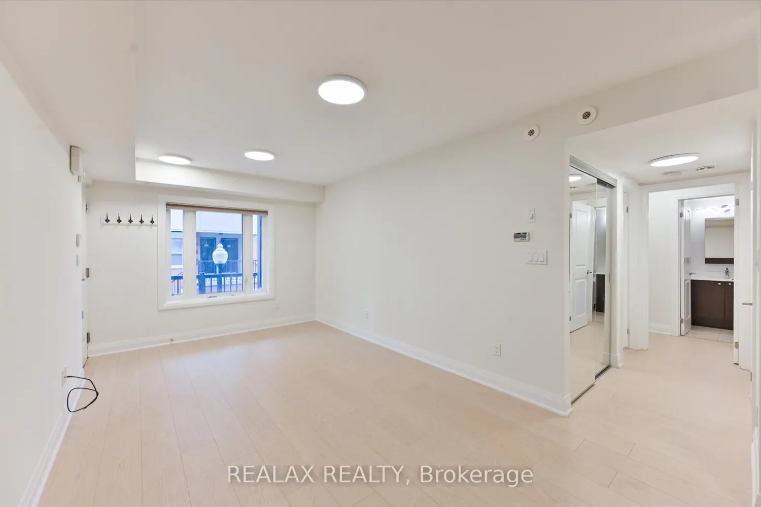 Additional image 8 of 320 John Street 207