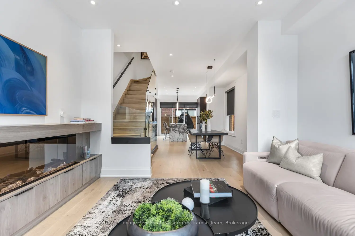 Additional image 5 of 10 Lunar Crescent 24