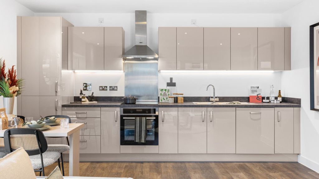 Additional image 10 of 2 bed flat for saleNewmarket Road, Cambridge CB5