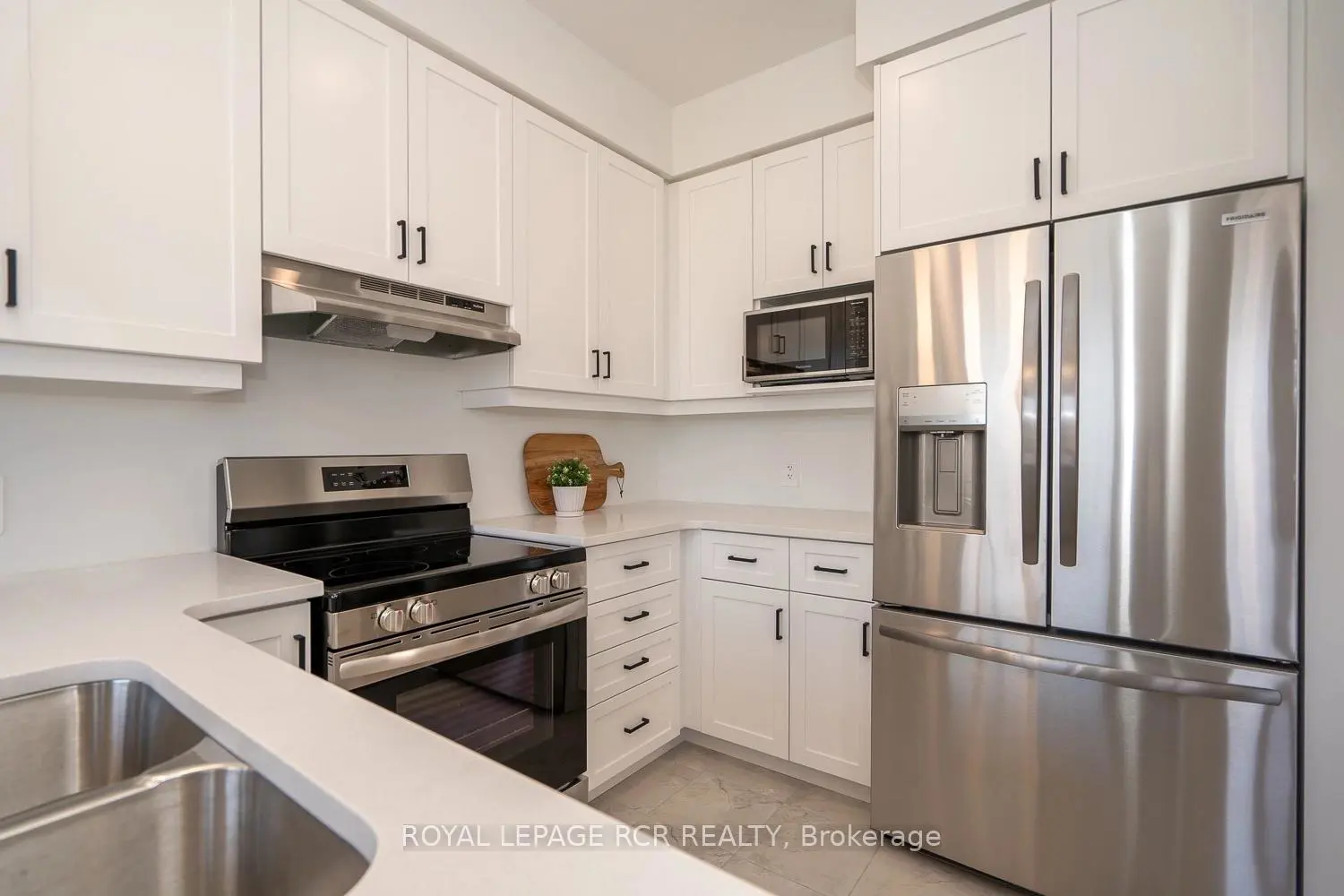 Additional image 10 of 690 Broadway Avenue 8