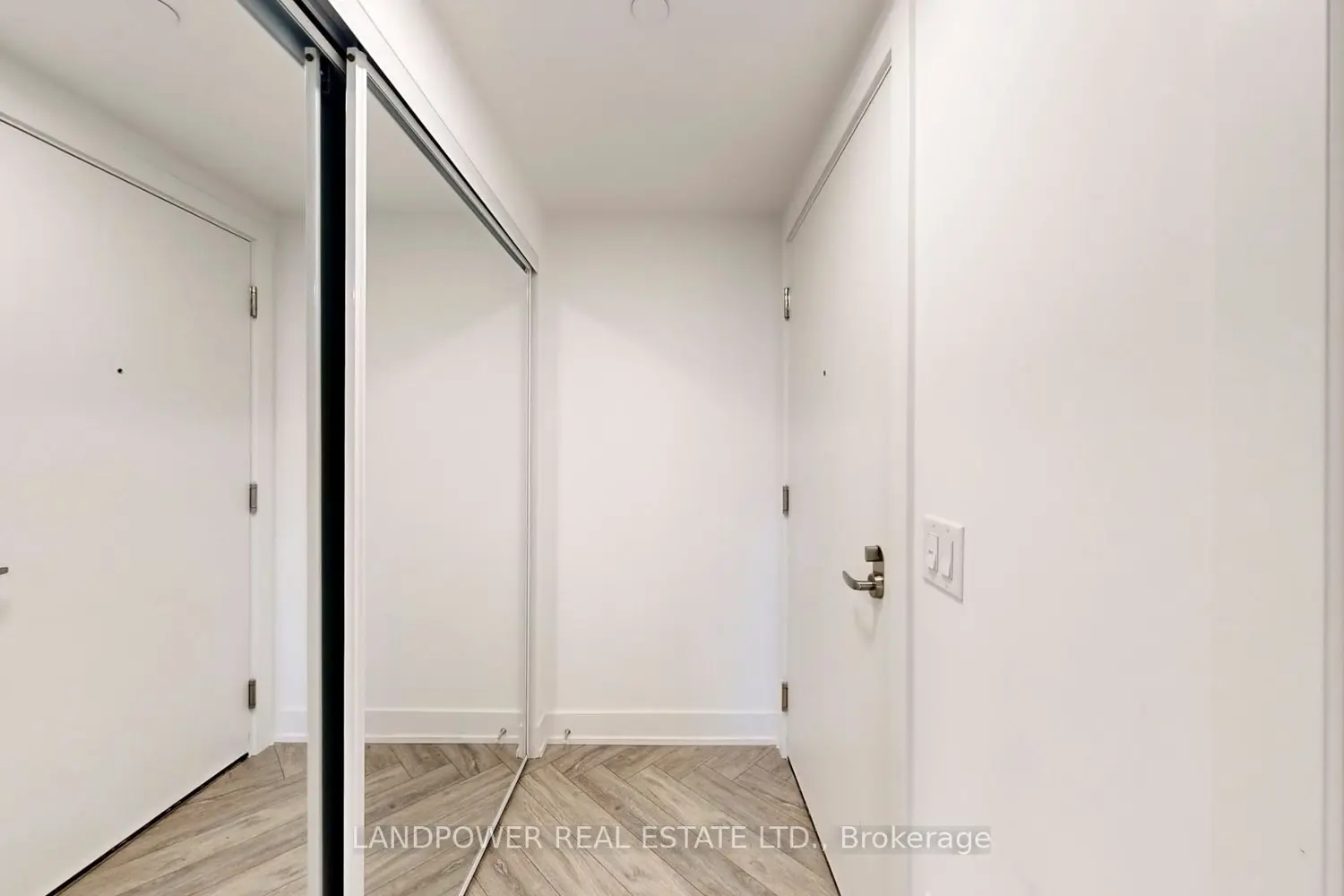 Additional image 13 of 8 Cedarland Drive 1202