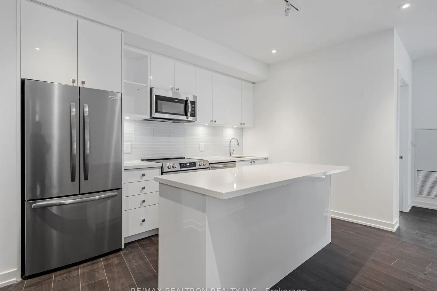 Additional image 3 of 333 Sunseeker Avenue 101