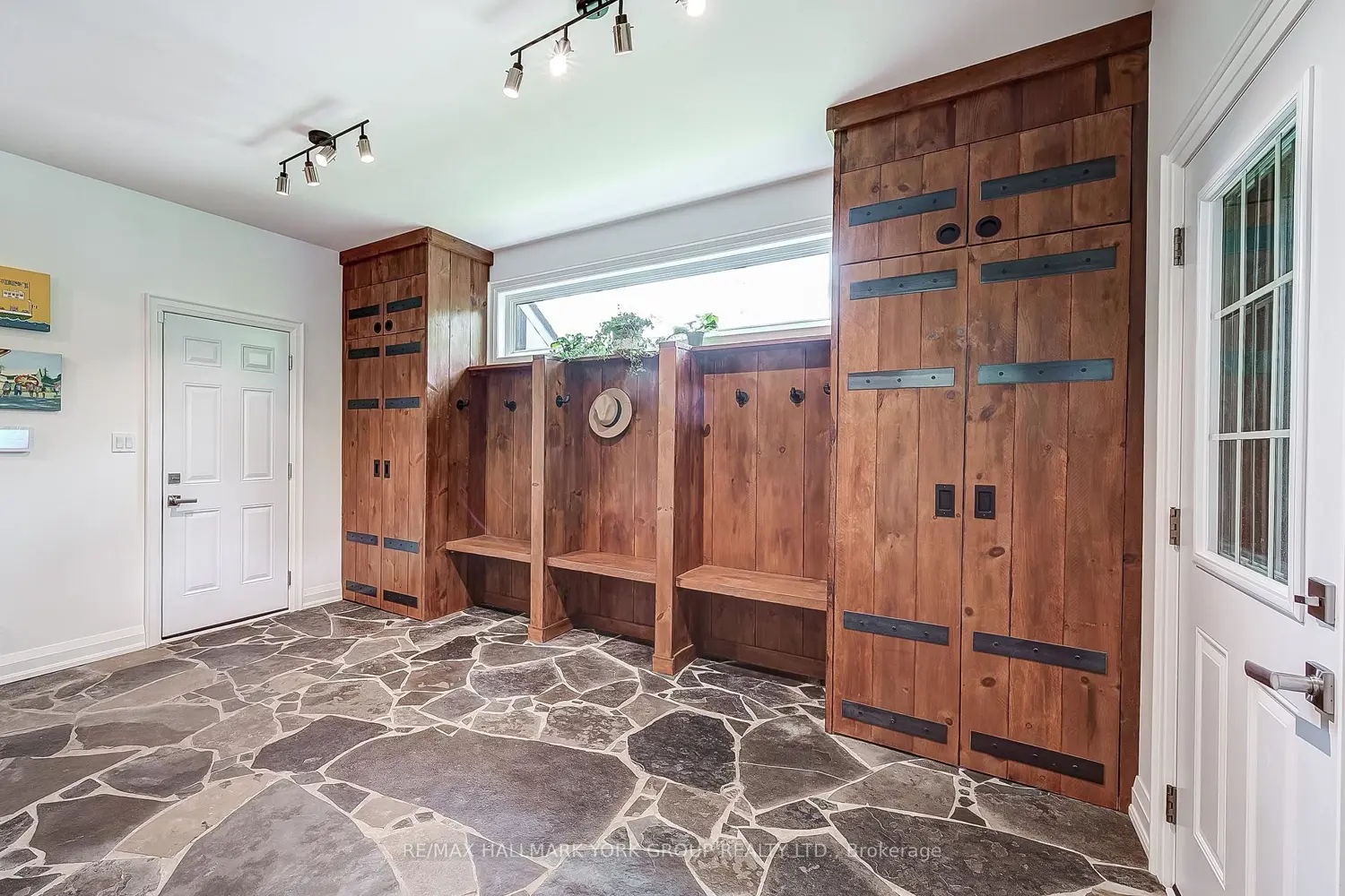 Additional image 7 of 118 Mennill Drive