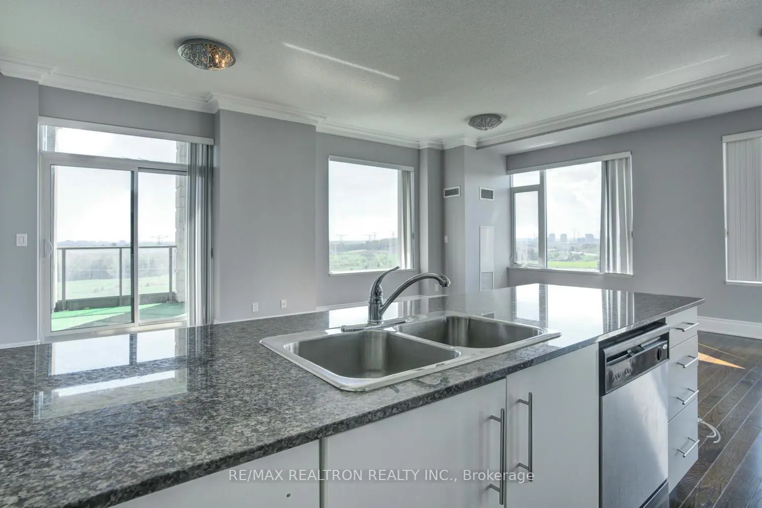 Additional image 12 of 253 South Park Road Ph#2