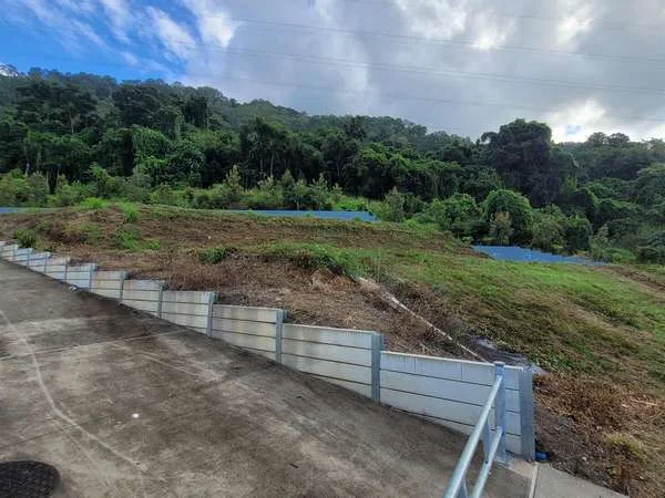 Additional image 20 of 21 Drummer St, Kanimbla QLD 4870