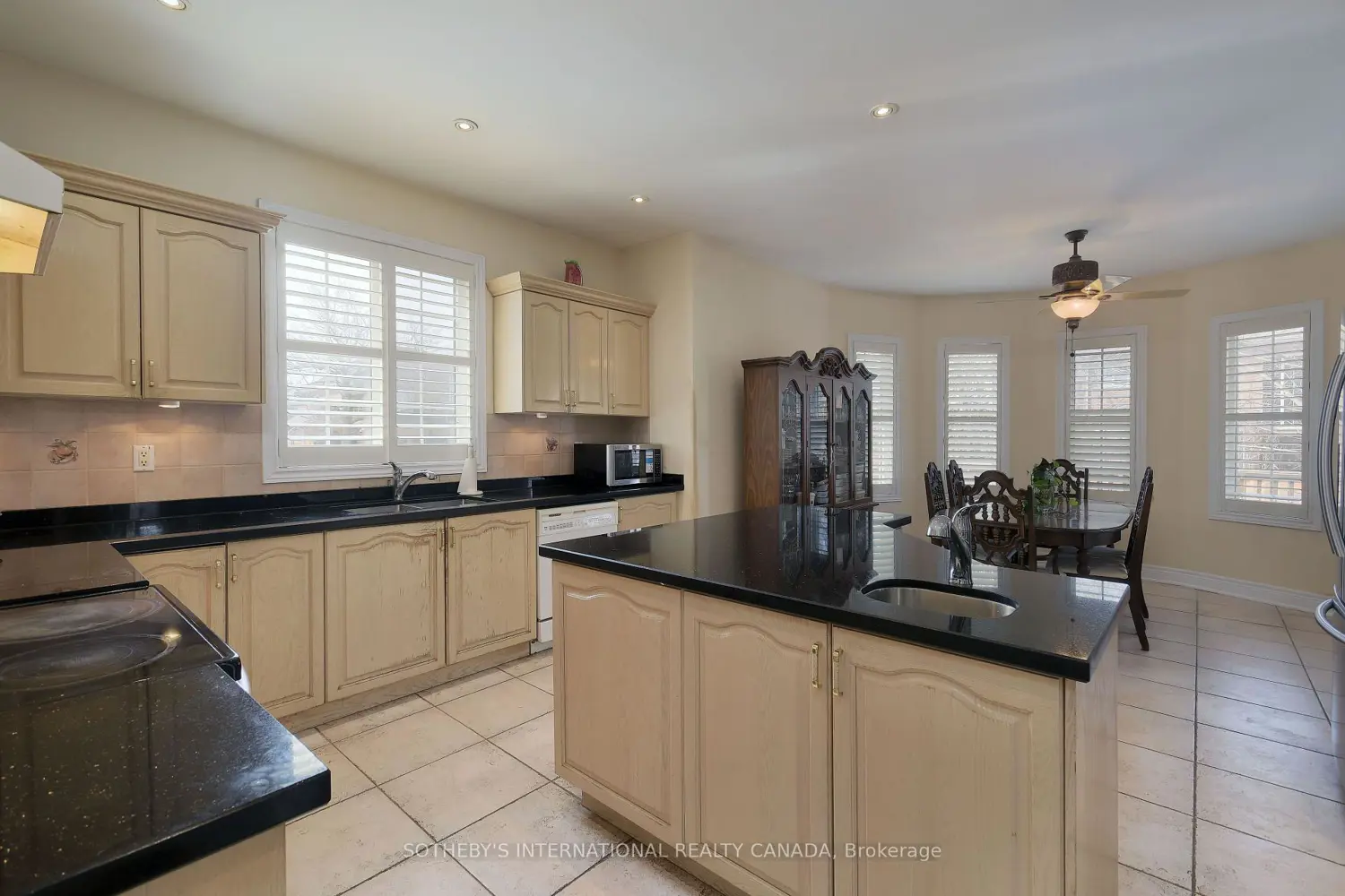 110 Velmar Drive photo 5