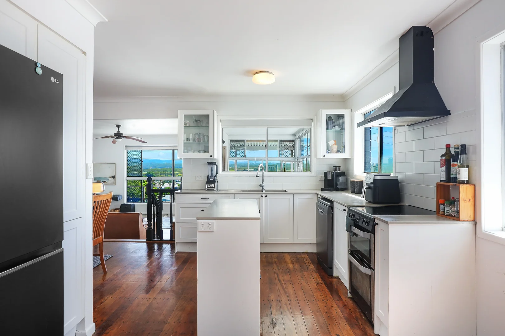 Additional image 3 of 28 Rutledge Street, Coolangatta QLD 4225