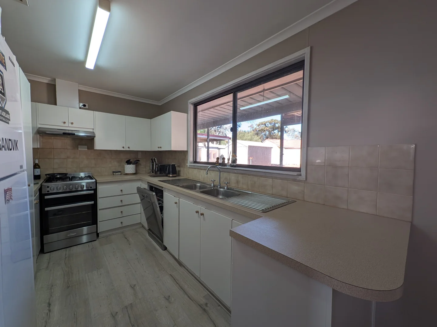 Additional image 8 of 50 Pioneer Dr, Roxby Downs SA 5725