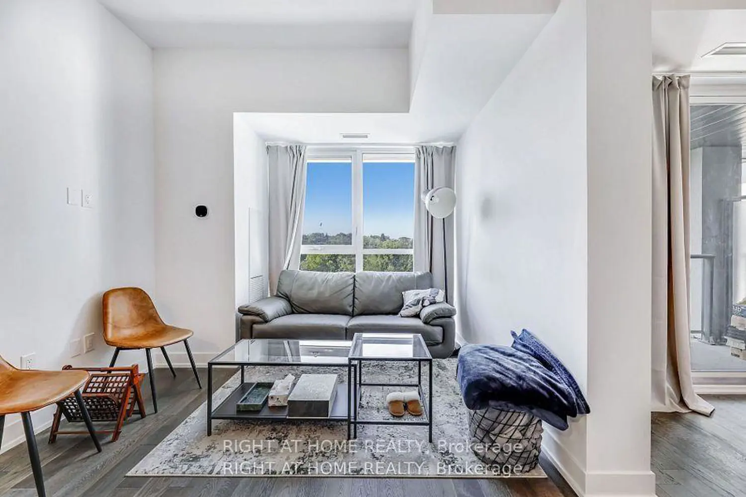 Additional image 9 of 1063 Douglas Mccurdy Common 213