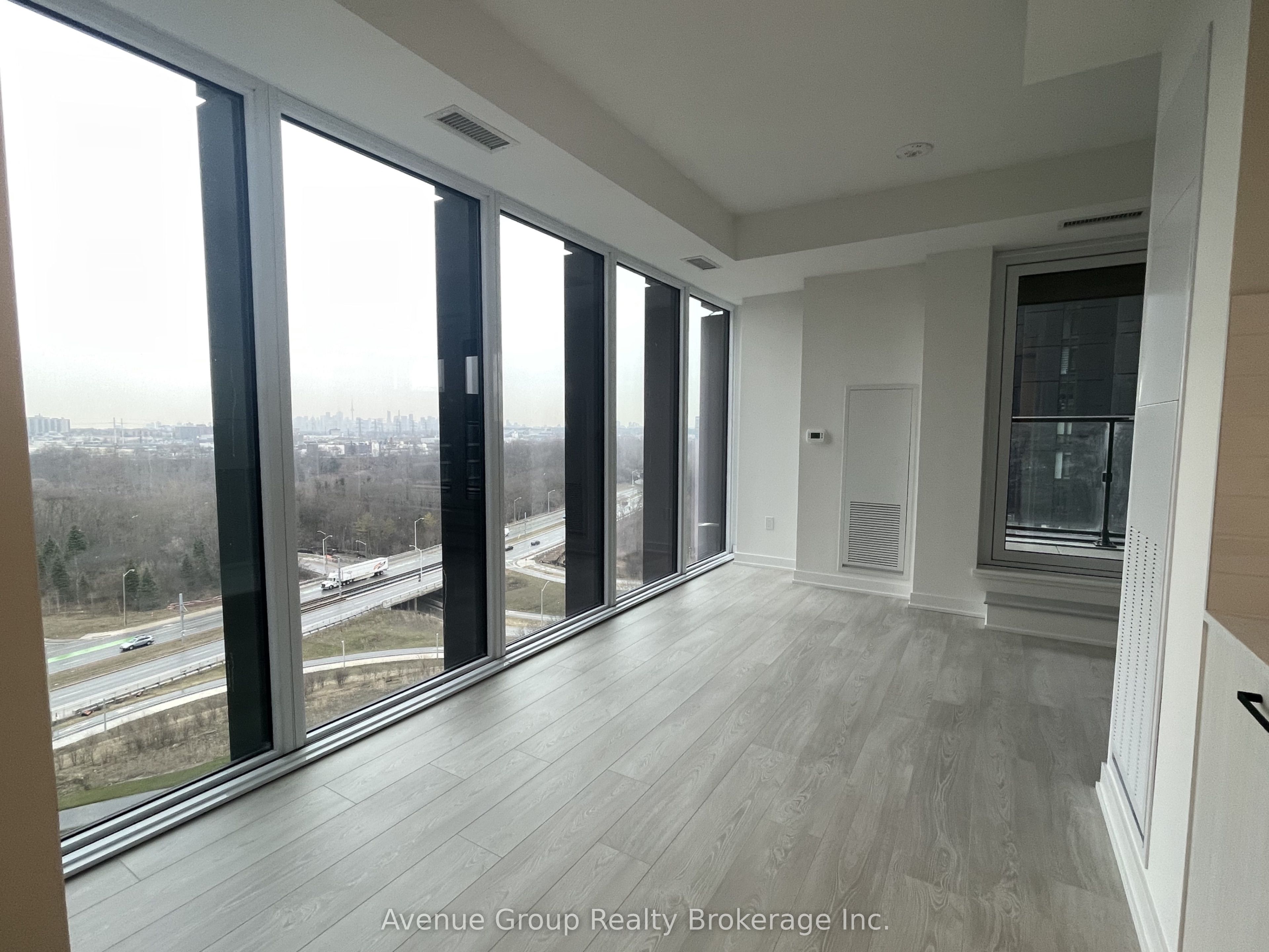 Additional image 3 of 811-5 Quarrington Lane, Toronto, ON, M3C 0S5