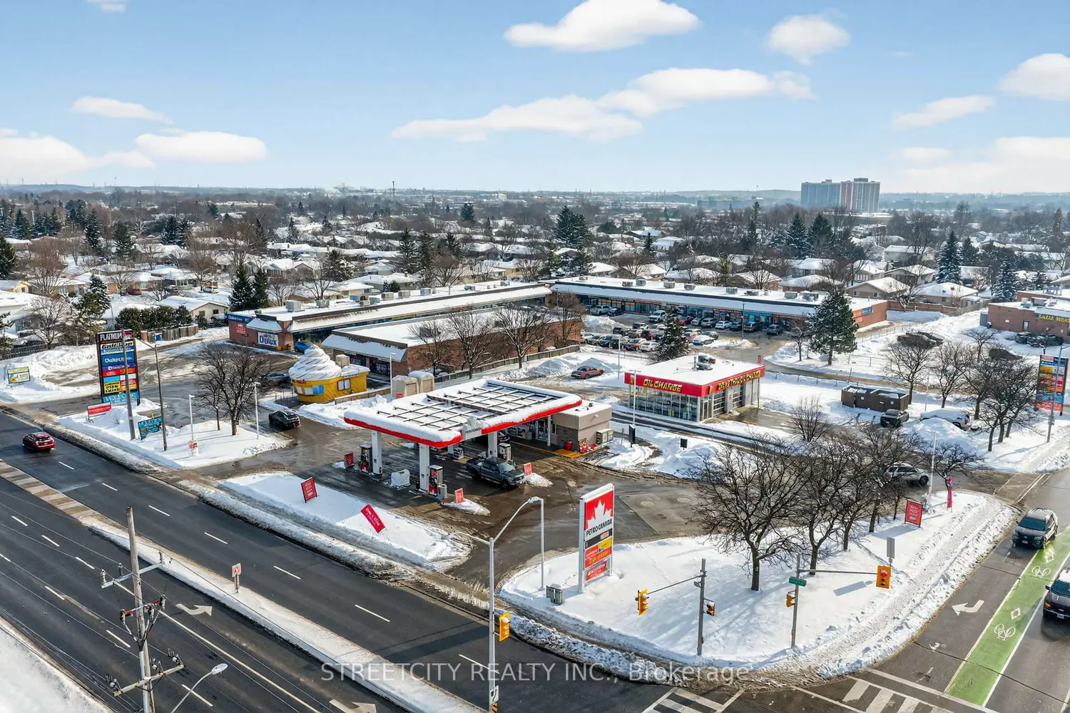 566 Southdale Road photo 3